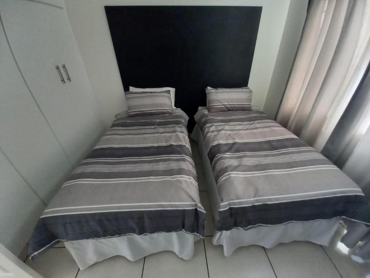 North Beach Durban Apartments Экстерьер фото