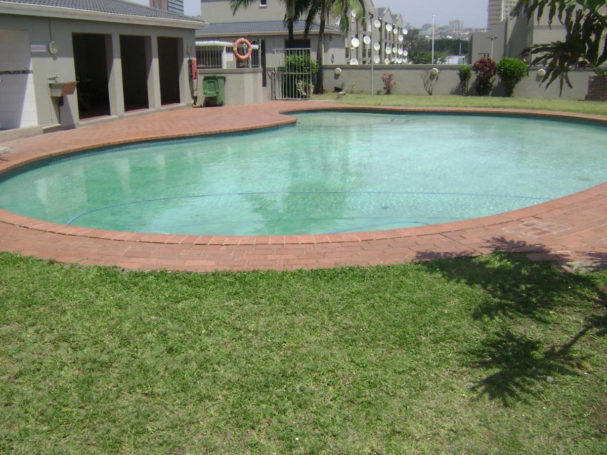North Beach Durban Apartments Экстерьер фото