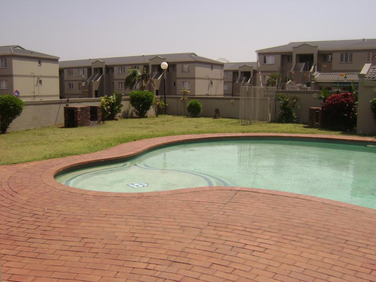 North Beach Durban Apartments Экстерьер фото