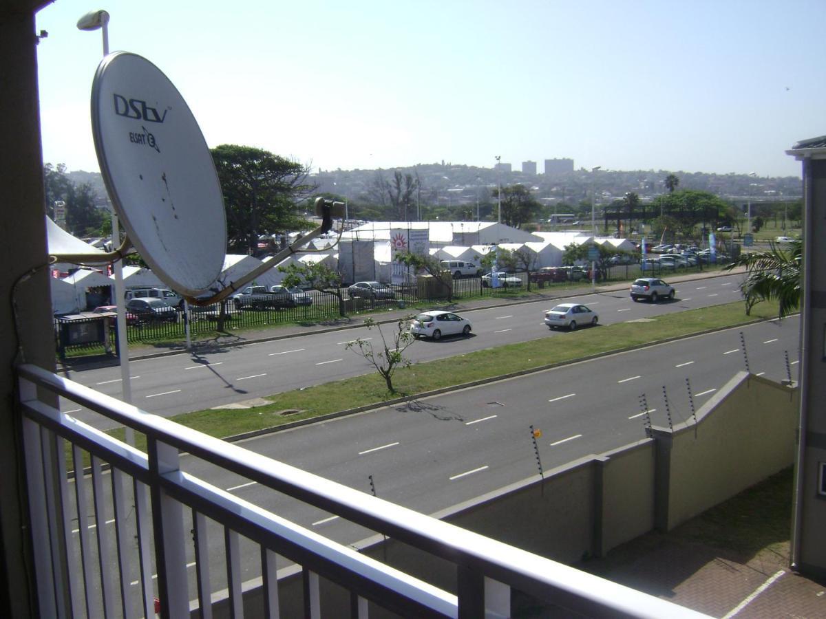 North Beach Durban Apartments Экстерьер фото