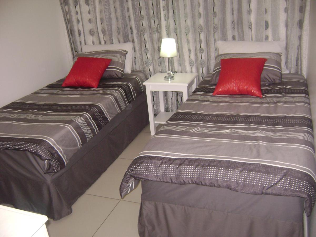 North Beach Durban Apartments Экстерьер фото