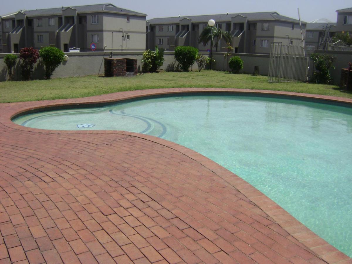 North Beach Durban Apartments Экстерьер фото